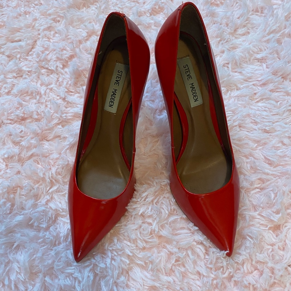 STEVE MADDEN RED HEELS 8.5
